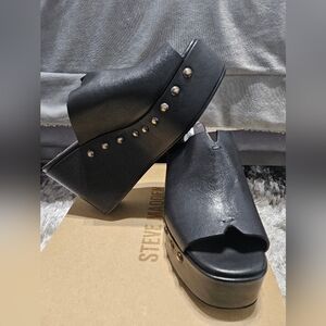 NWB Steve Madden Sadie black leather open toe Size 41